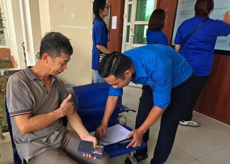 Tuổi trẻ phường Bồ Đề chung sức xây nền hành chính công thân thiện- Ảnh 4.