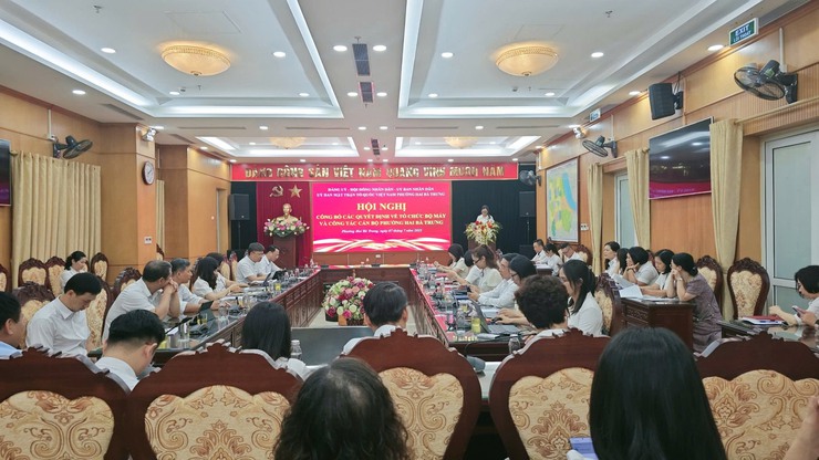 Phường Hai Bà Trưng: Tổ chức Hội nghị công các Quyết định về tổ chức bộ máy và công tác cán bộ phường.- Ảnh 1.