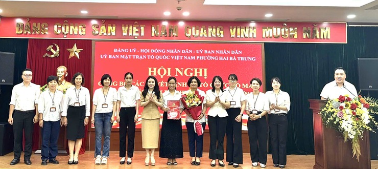 Phường Hai Bà Trưng: Tổ chức Hội nghị công các Quyết định về tổ chức bộ máy và công tác cán bộ phường.- Ảnh 8.