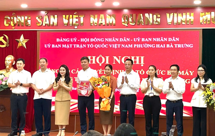 Phường Hai Bà Trưng: Tổ chức Hội nghị công các Quyết định về tổ chức bộ máy và công tác cán bộ phường.- Ảnh 4.