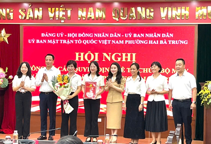 Phường Hai Bà Trưng: Tổ chức Hội nghị công các Quyết định về tổ chức bộ máy và công tác cán bộ phường.- Ảnh 5.