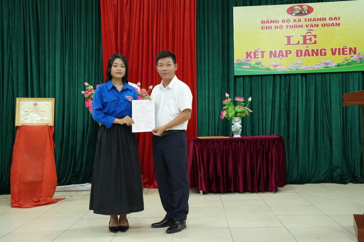 Lãnh đạo xã Thanh Oai dự sinh hoạt thường kỳ chi bộ thôn Văn Quán- Ảnh 1.