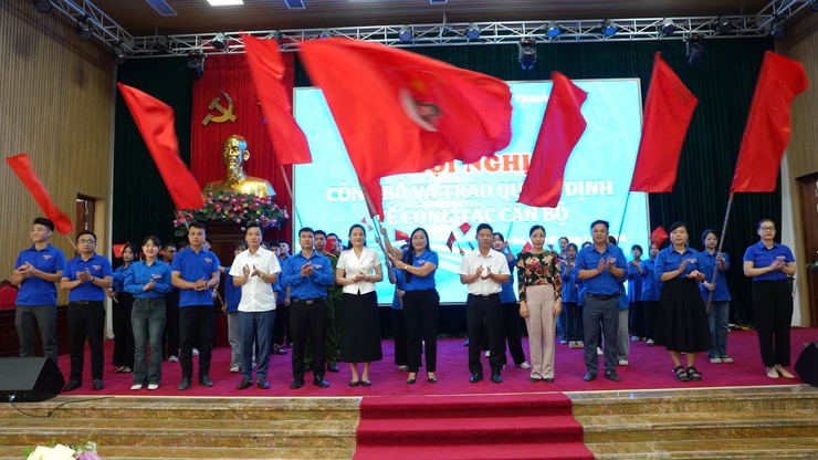 Xã Thanh Oai: 100 thanh niên tình nguyện hỗ trợ vận hành mô hình chính quyền hai cấp- Ảnh 3.