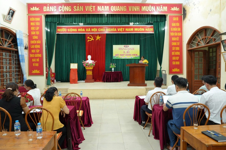 Lãnh đạo xã Thanh Oai dự sinh hoạt thường kỳ chi bộ thôn Văn Quán- Ảnh 2.
