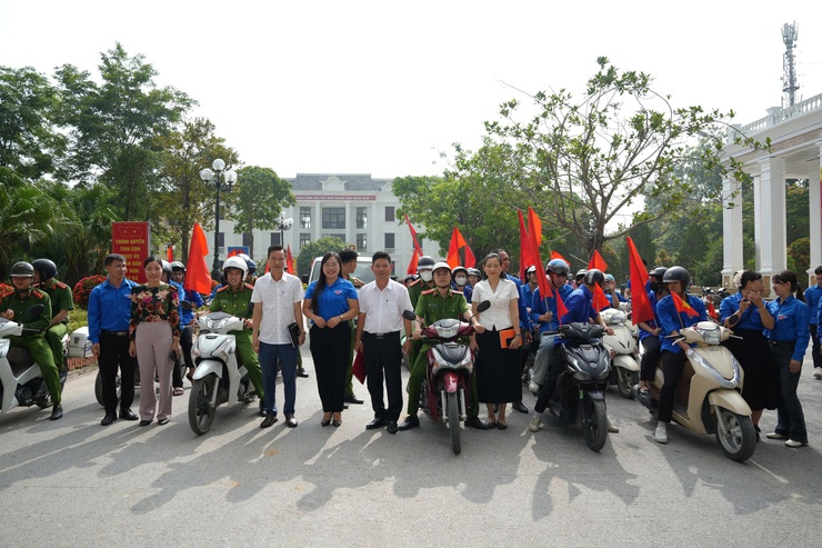 Xã Thanh Oai: 100 thanh niên tình nguyện hỗ trợ vận hành mô hình chính quyền hai cấp- Ảnh 5.