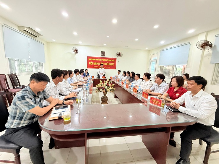 Đảng ủy phường Kiến Hưng ban hành Kế hoạch Tổ chức Đại hội Đại biểu Đảng bộ phường lần thứ I, nhiệm kỳ 2025-2030- Ảnh 1.
