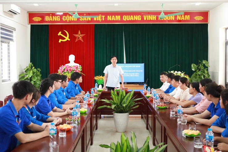 Đoàn Thanh niên xã Minh Châu khánh thành công trình tranh tường bích hoạ “Xanh – Văn minh – Hạnh phúc”- Ảnh 5.