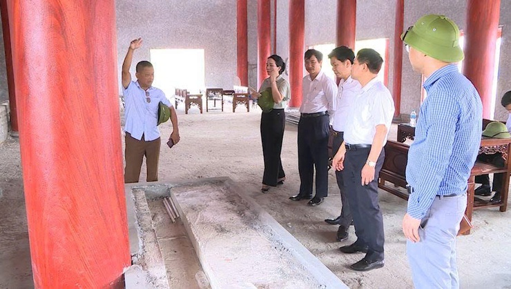 Lãnh đạo xã Phúc Thọ kiểm tra thực tế các công trình xây dựng cơ bản trên địa bàn- Ảnh 3.