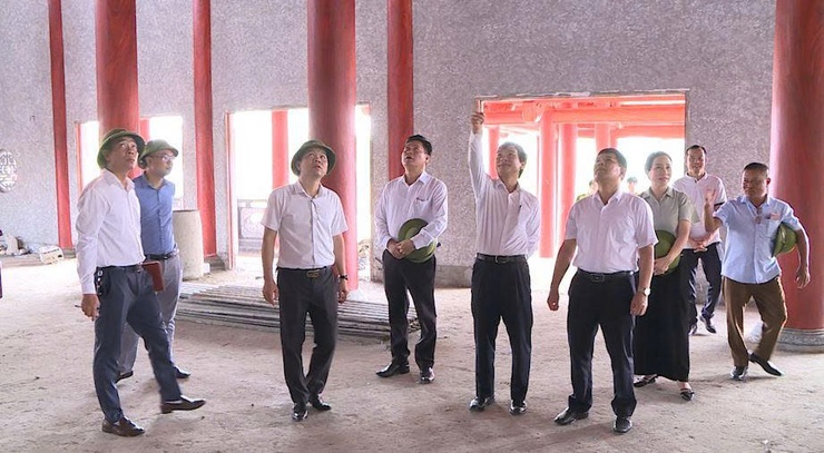 Lãnh đạo xã Phúc Thọ kiểm tra thực tế các công trình xây dựng cơ bản trên địa bàn- Ảnh 4.