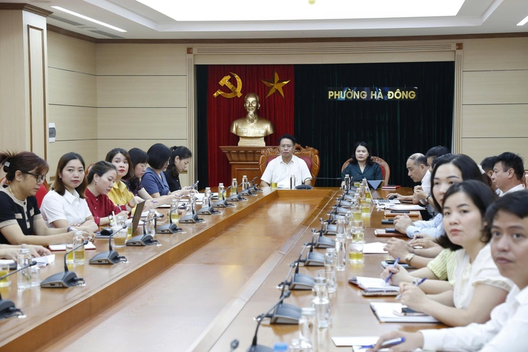 Đảng ủy phường Hà Đông tham gia tập huấn về sử dụng phần mềm quản lý văn bản và điều hành Thành phố- Ảnh 2.