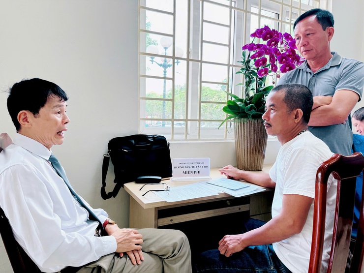 Luật sư đồng hành tư vấn pháp lý miễn phí cho người dân xã Nam Phù- Ảnh 2.