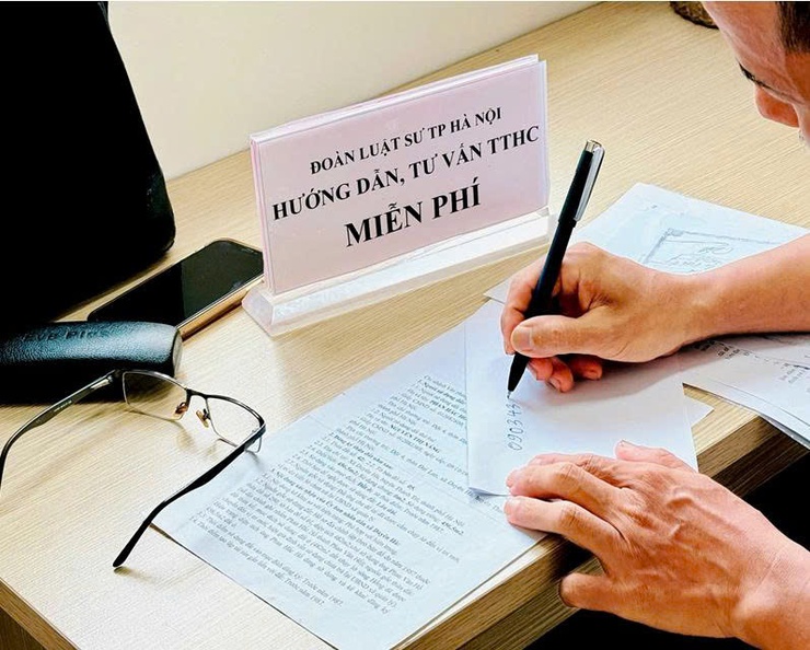 Luật sư đồng hành tư vấn pháp lý miễn phí cho người dân xã Nam Phù- Ảnh 4.