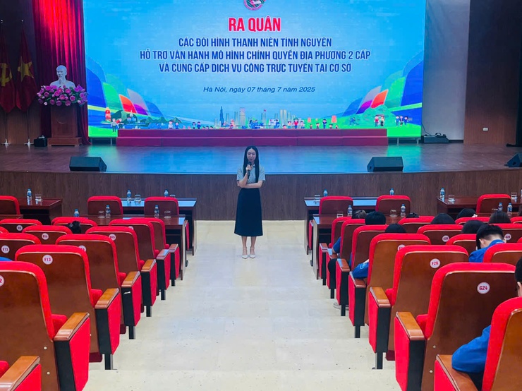 Tuổi trẻ xung kích hỗ trợ chính quyền hai cấp: Ra quân đội hình tình nguyện hỗ trợ Dịch vụ công tại cơ sở- Ảnh 2.