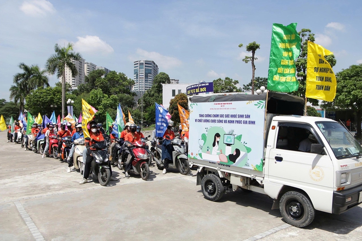 UBND phường Thanh Xuân phối hợp với Sở Y tế Hà Nội tổ chức Lễ mít tinh kỷ niệm 38 năm ngày Dân số Thế giới (11/7/1987-11/7/2025) - Ảnh 7.