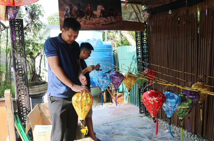 Anh Trần Văn Công – Phó Bí thư Chi bộ, Tổ trưởng Tổ dân phố Du Nghệ người Thắp sáng đường quê – Thắp lên tinh thần đoàn kết cộng đồng- Ảnh 1.
