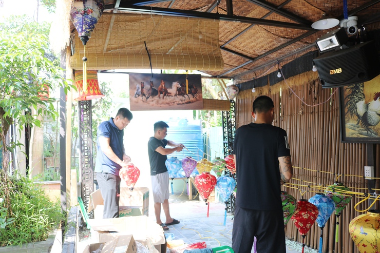 Anh Trần Văn Công – Phó Bí thư Chi bộ, Tổ trưởng Tổ dân phố Du Nghệ người Thắp sáng đường quê – Thắp lên tinh thần đoàn kết cộng đồng- Ảnh 3.