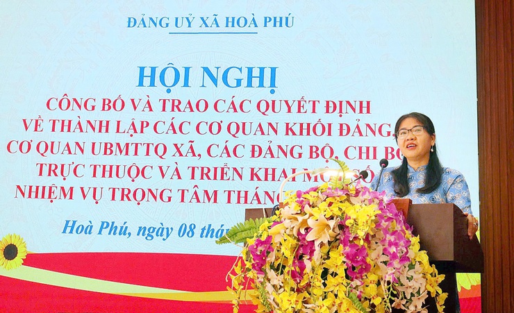 Hội nghị công bố và trao các quyết định về thành lập các cơ quan khối Đảng; cơ quan Ủy ban MTTQ xã; các Đảng bộ, chi bộ trực thuộc- Ảnh 12.