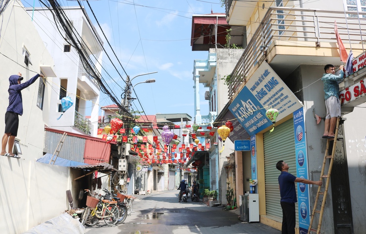 Anh Trần Văn Công – Phó Bí thư Chi bộ, Tổ trưởng Tổ dân phố Du Nghệ người Thắp sáng đường quê – Thắp lên tinh thần đoàn kết cộng đồng- Ảnh 4.