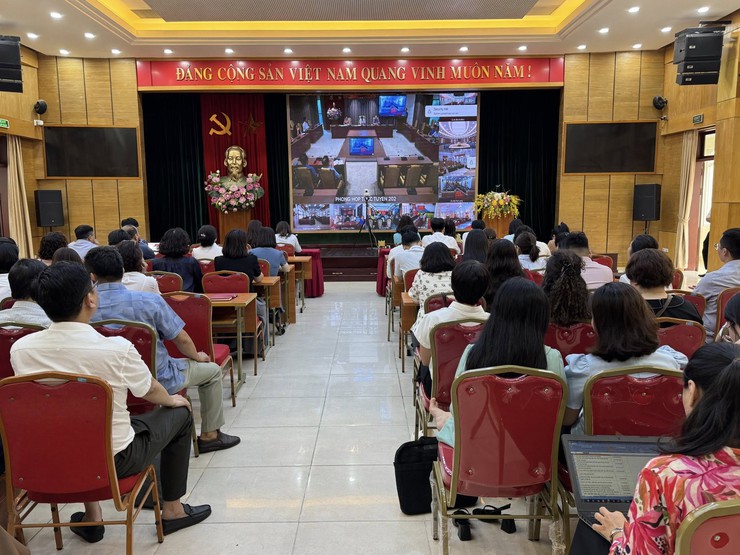 Cán bộ, công chức Cơ quan Đảng phường Hoàn Kiếm dự Hội nghị tập huấn Phần mềm quản lý văn bản và điều hành Thành phố- Ảnh 2.