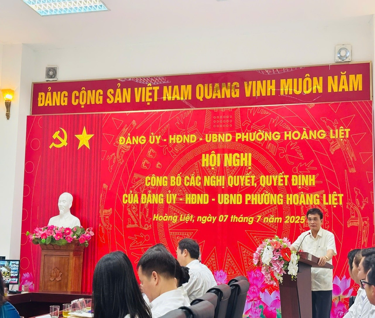 HỘI NGHỊ CÔNG BỐ CÁC NGHỊ QUYẾT, QUYẾT ĐỊNH CỦA ĐẢNG UỶ, HĐND, UBND PHƯỜNG HOÀNG LIỆT VỀ CÔNG TÁC CÁN BỘ- Ảnh 4.