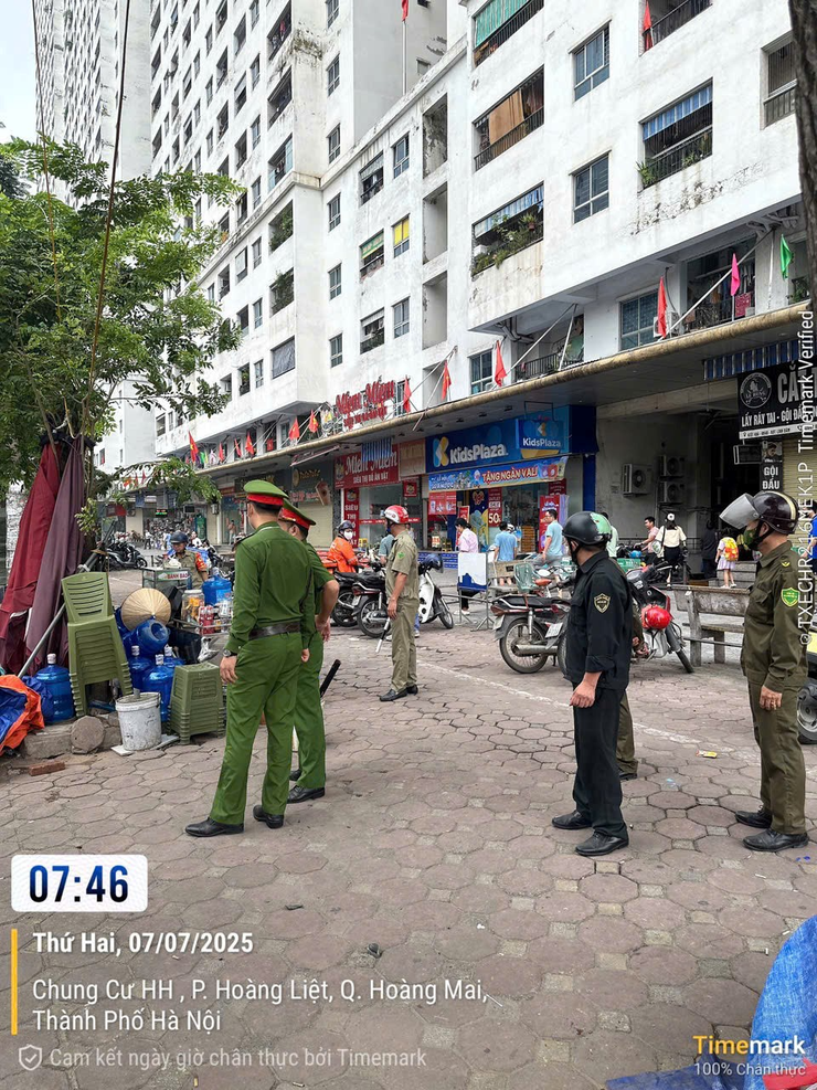 PHƯỜNG HOÀNG LIỆT RA QUÂN KIỂM TRA, XỬ LÝ, CHỈNH TRANG VĂN MINH ĐÔ THỊ TRÊN ĐỊA BÀN PHƯỜNG- Ảnh 4.
