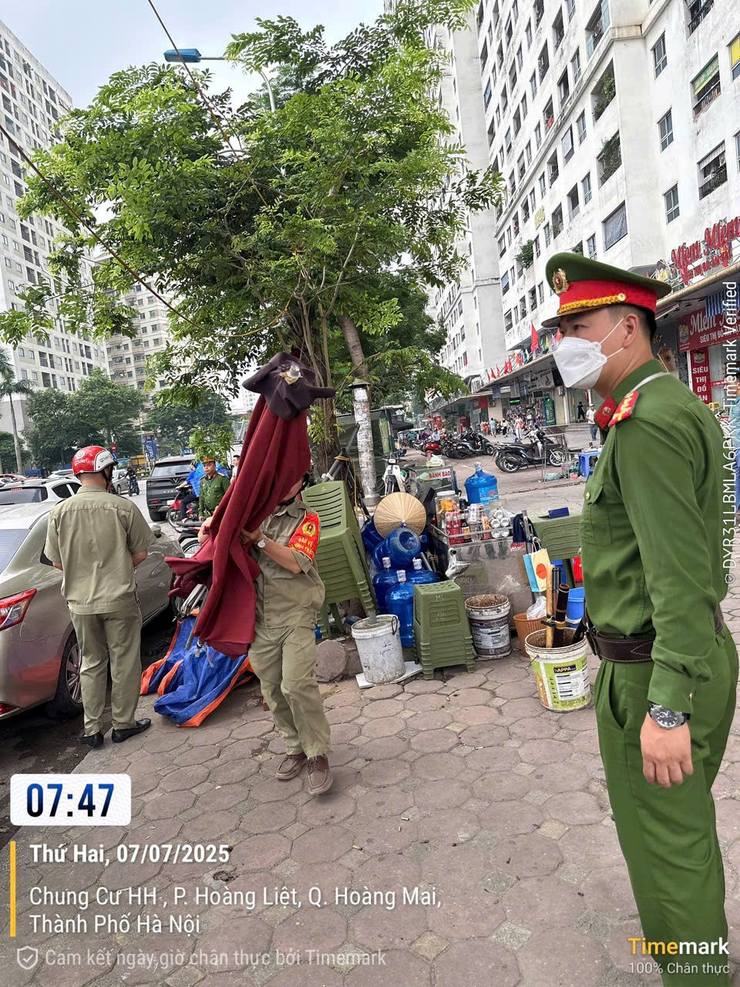 PHƯỜNG HOÀNG LIỆT RA QUÂN KIỂM TRA, XỬ LÝ, CHỈNH TRANG VĂN MINH ĐÔ THỊ TRÊN ĐỊA BÀN PHƯỜNG- Ảnh 3.