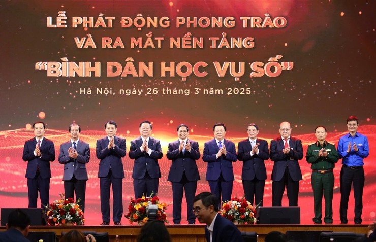 Khai phóng tri thức từ “bình dân học vụ số”- Ảnh 1.