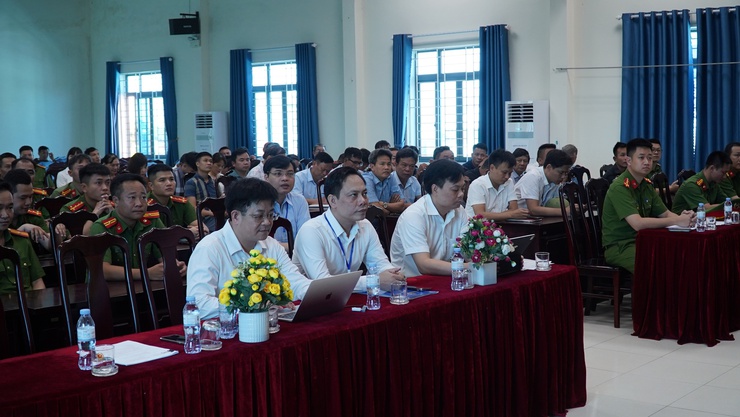 Tam Hưng ra quân kiểm tra, xử lý vi phạm trật tự an toàn giao thông, đô thị và công cộng- Ảnh 1.