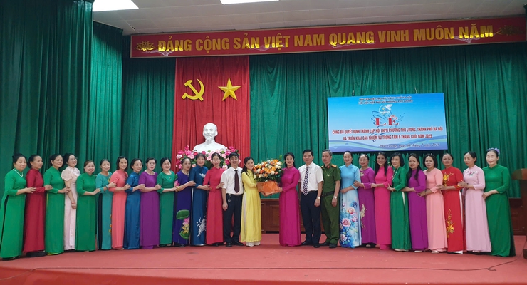 Hội LHPN phường Phú Lương công bố Quyết định thành lập và triển khai các nhiệm vụ trọng tâm 6 tháng cuối năm 2025- Ảnh 1.