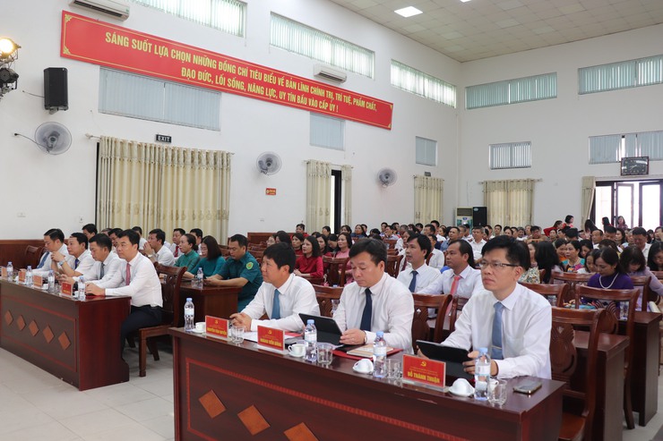 Xã Bát Tràng công bố các quyết định về tổ chức bộ máy, công tác cán bộ- Ảnh 2.