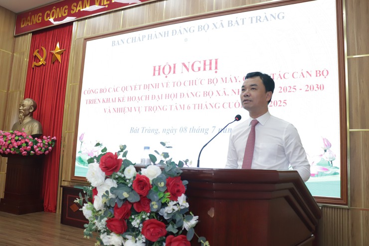 Xã Bát Tràng công bố các quyết định về tổ chức bộ máy, công tác cán bộ- Ảnh 9.