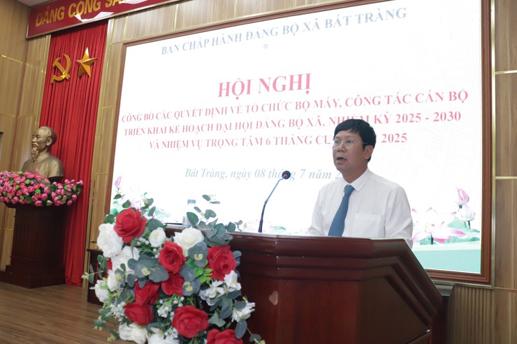Xã Bát Tràng công bố các quyết định về tổ chức bộ máy, công tác cán bộ- Ảnh 10.