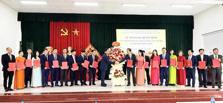 Chỉ định Chủ tịch, Phó Chủ tịch UBND phường Phú Lương, Phường Kiến Hưng, Phường Dương Nội, phường Đống Đa và xã Quốc Oai nhiệm kỳ 2021-2026- Ảnh 1.