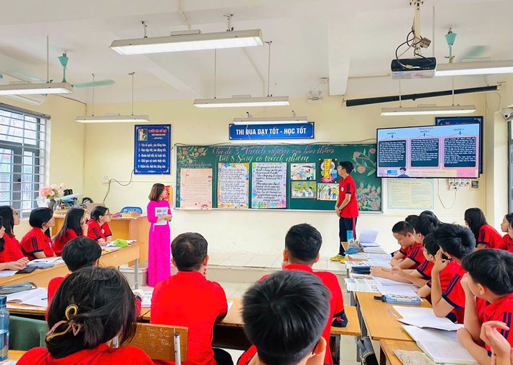 Phường Phương Liệt: Chúc mừng những kết quả đã đạt được của giáo viên và học sinh trường Trung học cơ sở Khương Mai trong kỳ tuyển sinh vào lớp 10 Trung học phổ thông, năm học 2025-2026.- Ảnh 1.