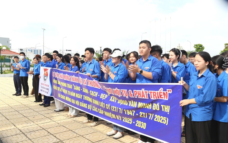 TUỔI TRẺ XÃ THƯỜNG TÍN RA QUÂN NGÀY CHỦ NHẬT XANH- Ảnh 2.