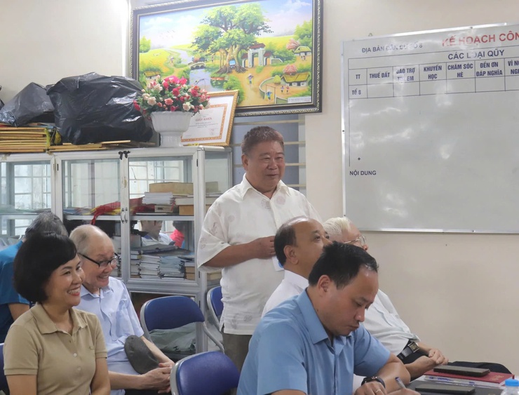 Chi bộ 19 phường Bạch Mai tổ chức kỳ sinh hoạt đầu tiên của chi bộ kể từ khi chính thức vận hành chính quyền địa phương 2 cấp
- Ảnh 2.