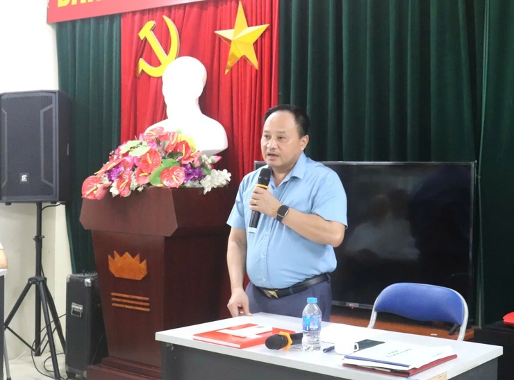 Chi bộ 19 phường Bạch Mai tổ chức kỳ sinh hoạt đầu tiên của chi bộ kể từ khi chính thức vận hành chính quyền địa phương 2 cấp
- Ảnh 4.