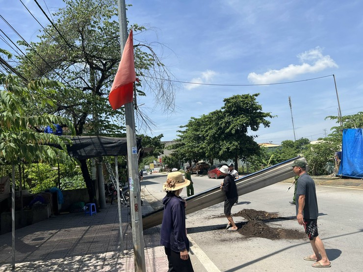 Tam Hưng ra quân kiểm tra, xử lý vi phạm trật tự an toàn giao thông, đô thị và công cộng- Ảnh 8.