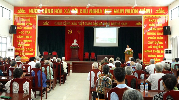 UBND xã Bình Minh tổ chức hội nghị trao đổi với nhân dân xã Cao Viên( cũ) về nhu cầu cấp giấy chứng nhận quyền sử dụng đất đối với các thửa đất thổ cư chưa được cấp giấy chứng nhận.- Ảnh 2.