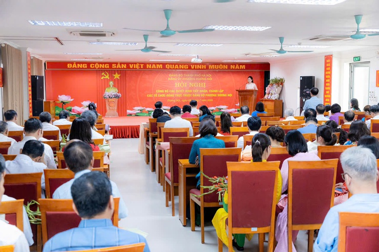 Phường Dương Nội công bố Quyết định tiếp nhận, thành lập các tổ chức Đảng trực thuộc Đảng bộ phường- Ảnh 5.