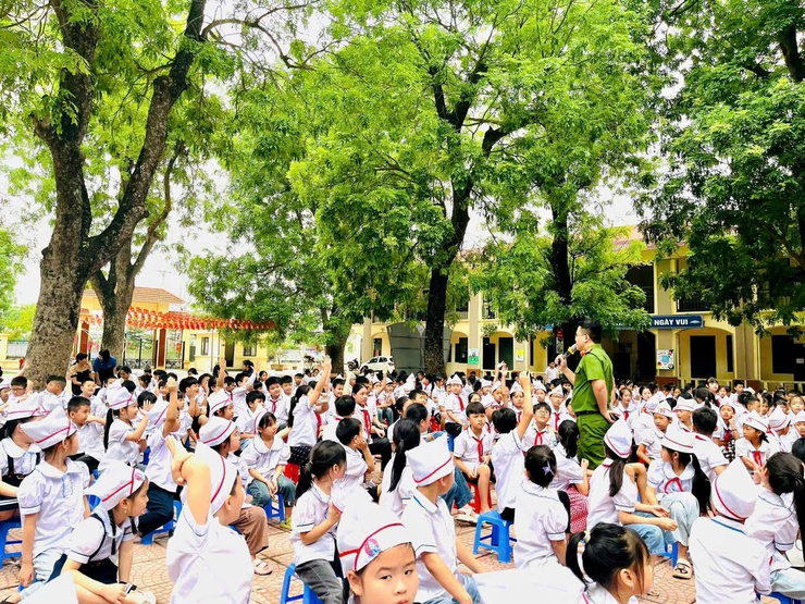 Công an xã Phúc Thọ chủ động đảm bảo ANTT sau sắp xếp đơn vị hành chính- Ảnh 2.