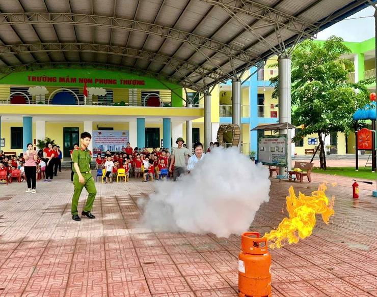 Công an xã Phúc Thọ chủ động đảm bảo ANTT sau sắp xếp đơn vị hành chính- Ảnh 3.