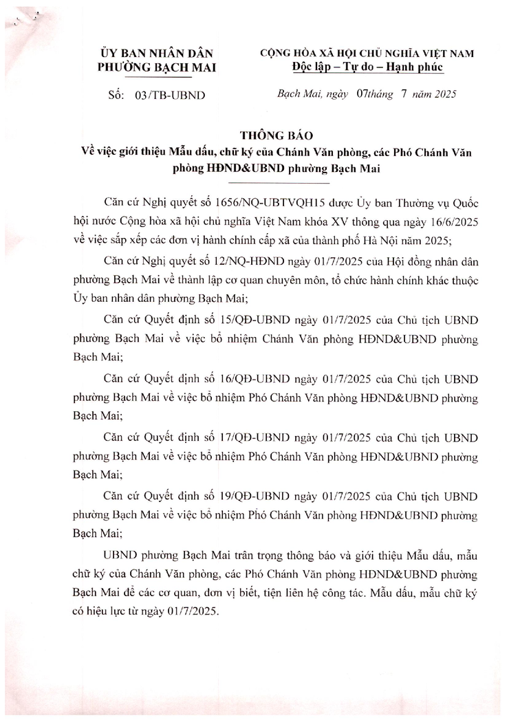 Thông báo Giới thiệu mẫu dấu, chữ ký của Chánh văn phòng và các Phó Chánh Văn phòng HĐND&UBND phường Bạch Mai- Ảnh 1.