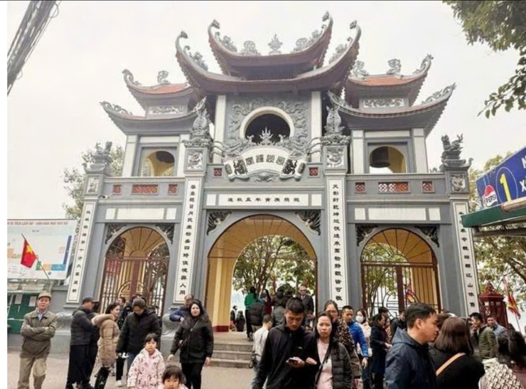 Phủ Tây Hồ: Điểm đến văn hóa tín ngưỡng linh thiêng của Hà Nội- Ảnh 1.