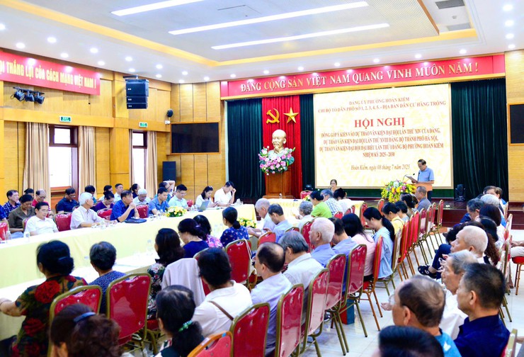 Phát huy trí tuệ tập thể, đóng góp xây dựng văn kiện Đại hội Đảng các cấp- Ảnh 1.