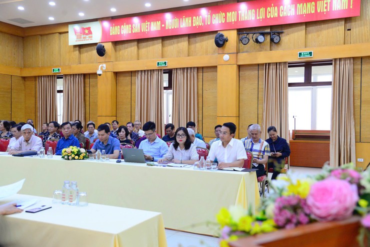 Phát huy trí tuệ tập thể, đóng góp xây dựng văn kiện Đại hội Đảng các cấp- Ảnh 6.