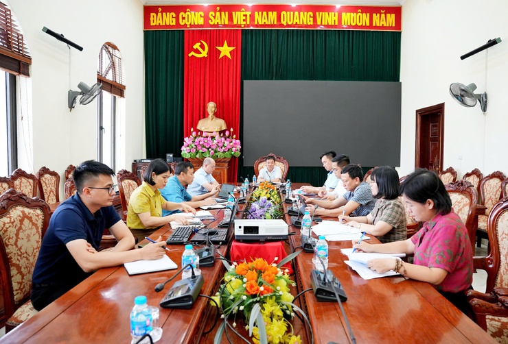 Họp Tiểu ban Tuyên truyền, trang trí khánh tiết Đại hội Đảng bộ phường Sơn Tây lần thứ I, nhiệm kỳ 2025 - 2030- Ảnh 1.