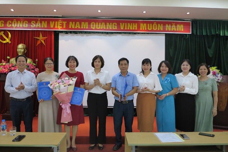 Phường Bạch Mai tổ chức Hội nghị công bố, trao quyết định thành lập và công tác cán bộ Trạm Y tế phường Bạch Mai- Ảnh 1.