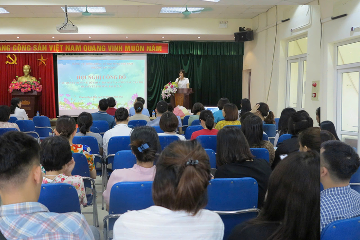 Phường Bạch Mai tổ chức Hội nghị công bố, trao quyết định thành lập và công tác cán bộ Trạm Y tế phường Bạch Mai- Ảnh 2.