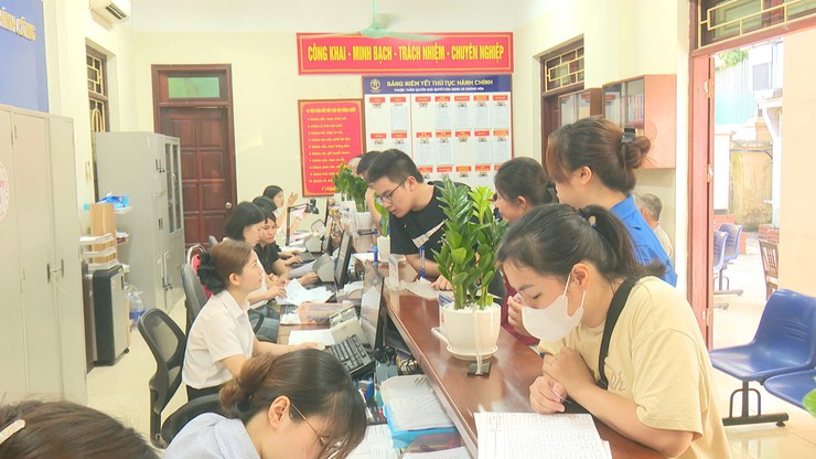 Thanh niên xã Dương Hoà tích cực đồng hành, hỗ trợ chính quyền xây dựng nền hành chính hiện đại, phục vụ nhân dân- Ảnh 1.